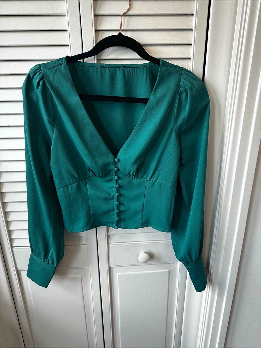 Y2K Emerald Green V-Neck Button-Front Women's Top - Picture 3 of 4